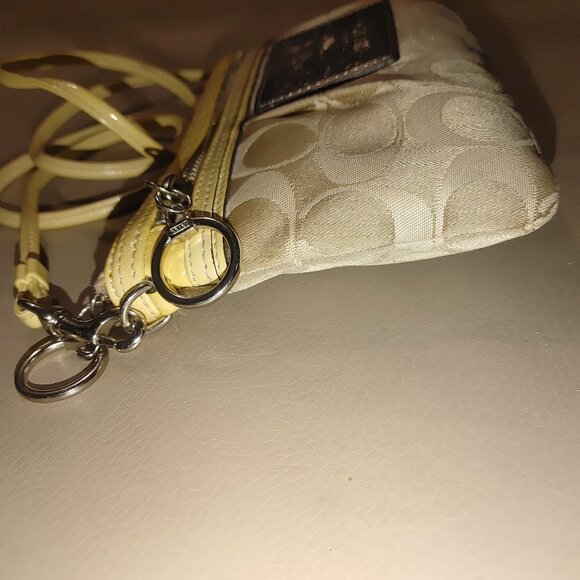Coach Signature Logo Poppy Beige Yellow Crossbody Wristlet Purse Convertible - Picture 10 of 12